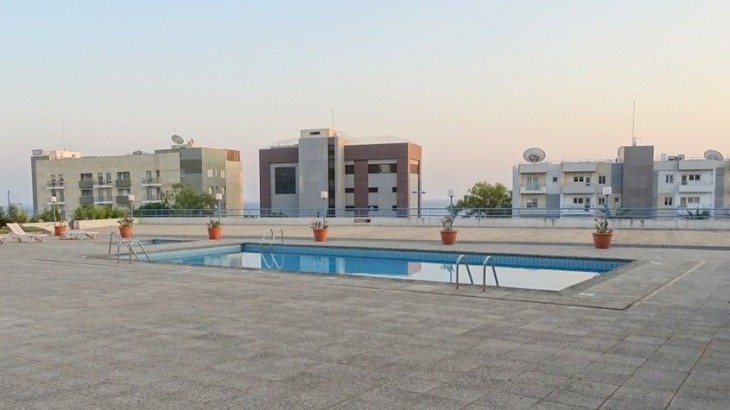 the building's common swimming pool that all residents of the property can use