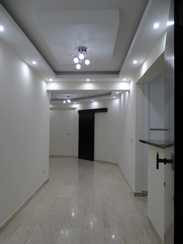 Picture showing the entry hall of the three-bedroom apartment in Agios Tychonas Tourist area.