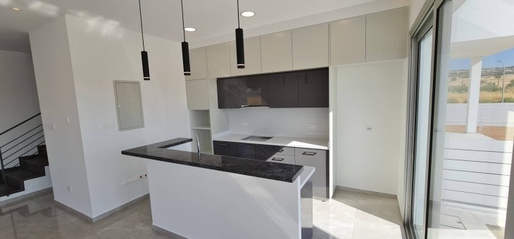 Picture of the kitchen area of the semi-detached house.